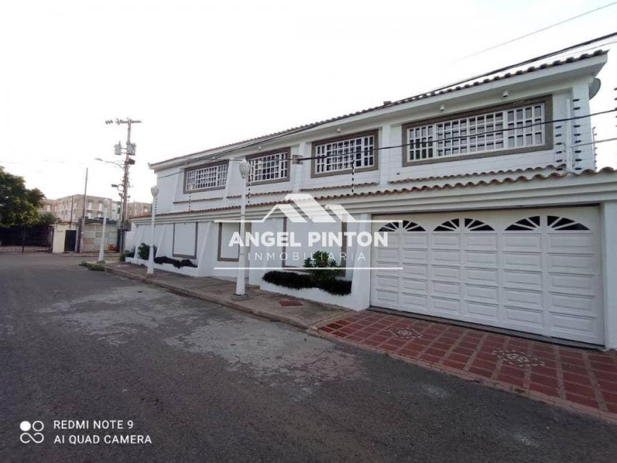 CASA COMERCIAL ALQUILER LAS LOMAS MARACAIBO API 7380