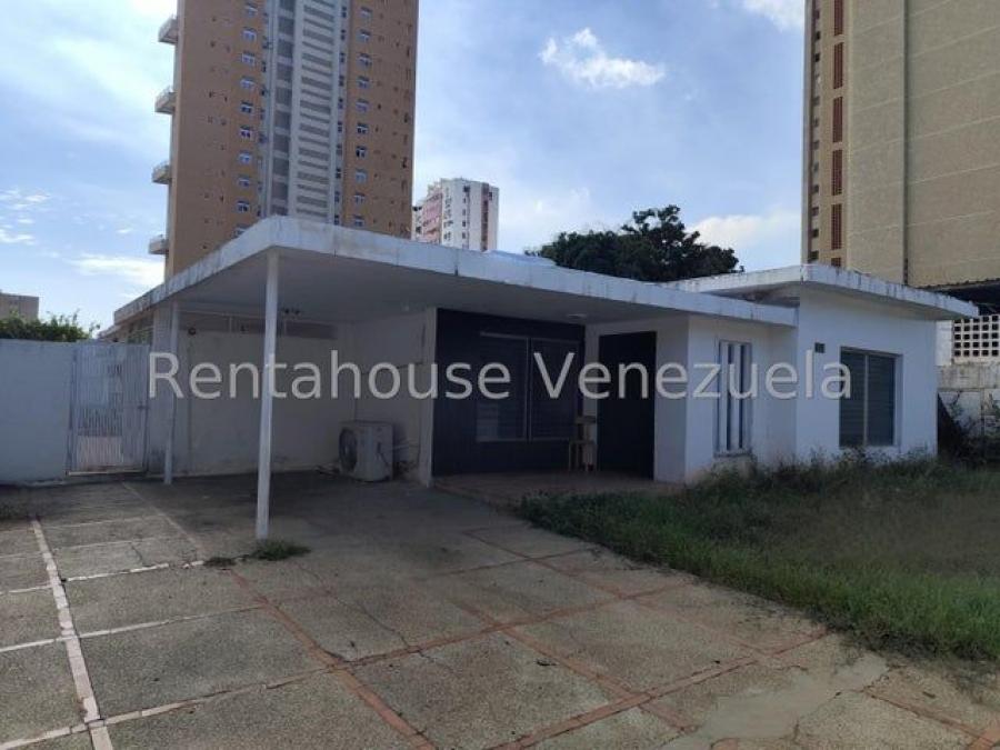 Casa Comercial en alquiler en Bella Vista