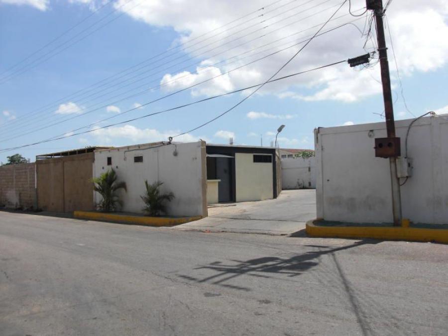 Local Comercial en Venta en Av. Tirso Salaverria en Centro, Falcon MLS #25-4896 GR