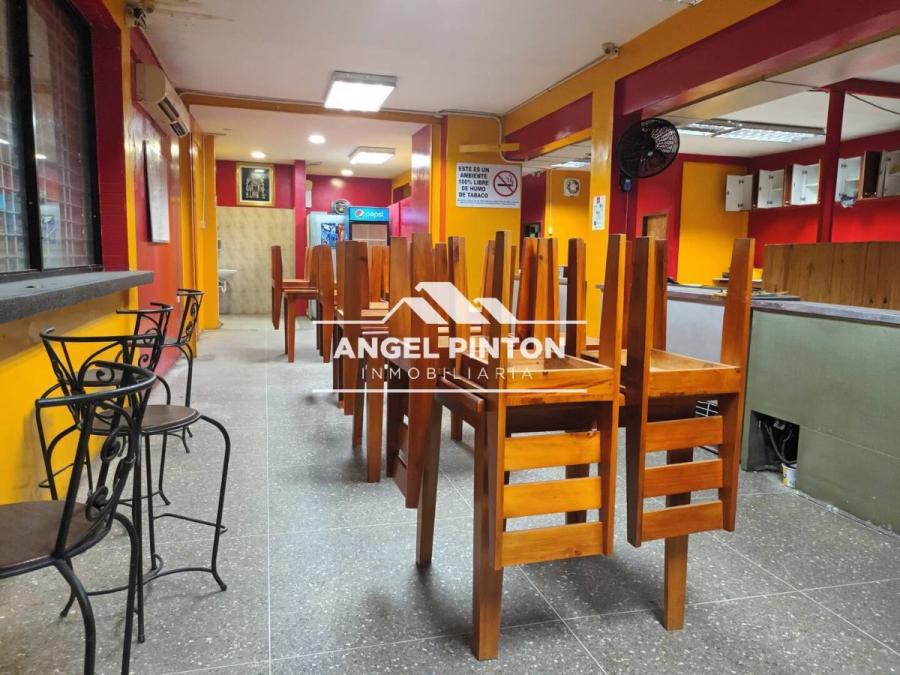 CASA COMERCIAL EN VENTA EN LA POMONA MARACAIBO API 0704