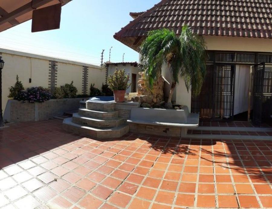 Casa con jacuzzi en venta en Av Parcelamiento Santa Ana MLS #23-5107 OP