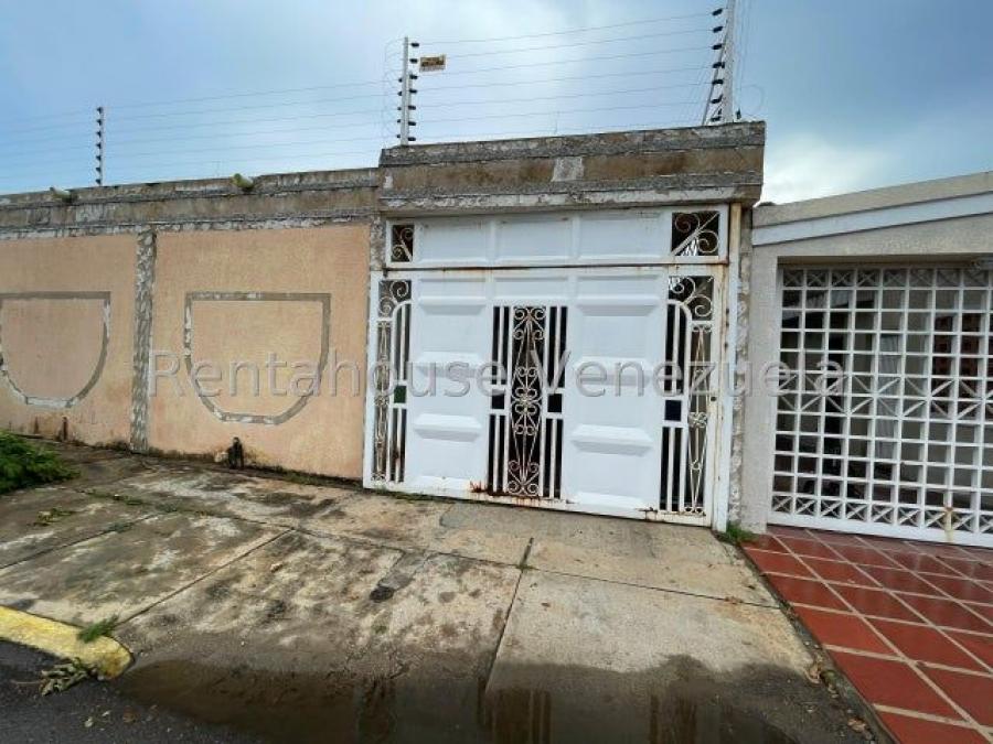 Casa con piscina en venta en Zona Oeste