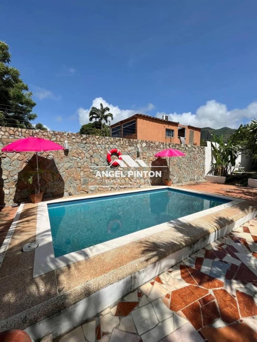 CASA DE PLAYA EN VENTA NUEVA ESPARTA API 9877