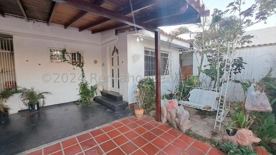 Foto Casa en Venta en Avenida Ramn Antonio Medina, Coro, Falcn - U$D 23.000 - CAV227611 - BienesOnLine