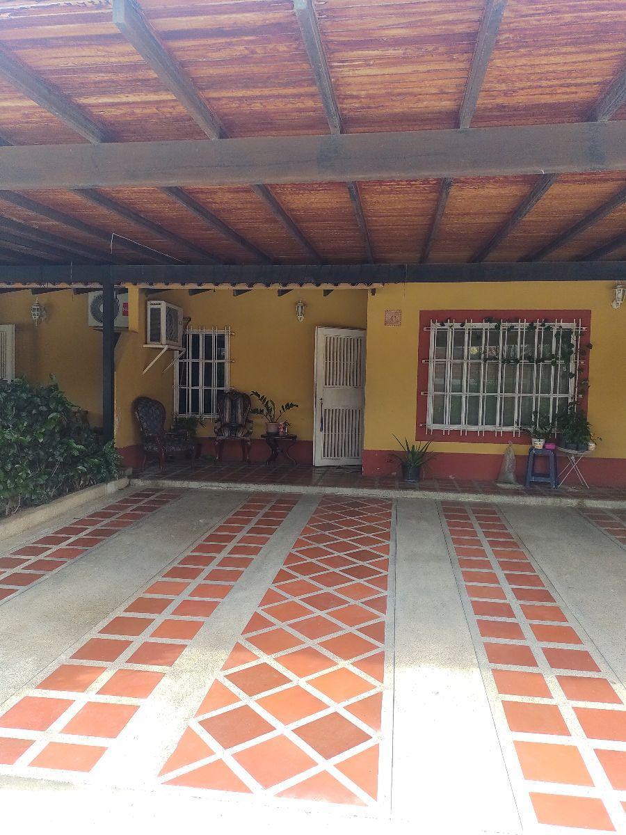 CASA EN VALLE DE ORO SAN DIEGO ESTADO CARABOBO. LUISA MEZONES VENDE.