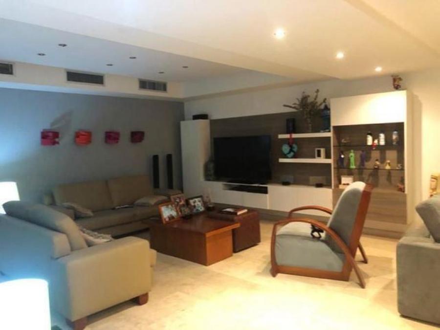 Foto Casa en Venta en Valencia, Valencia, Carabobo - U$D 198.000 - CAV233840 - BienesOnLine