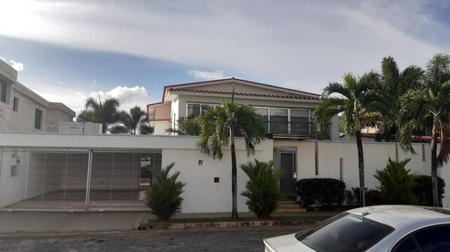 Foto Casa en Venta en ALTOS GUATAPARO, Valencia, Carabobo - U$D 450.000 - CAV144424 - BienesOnLine