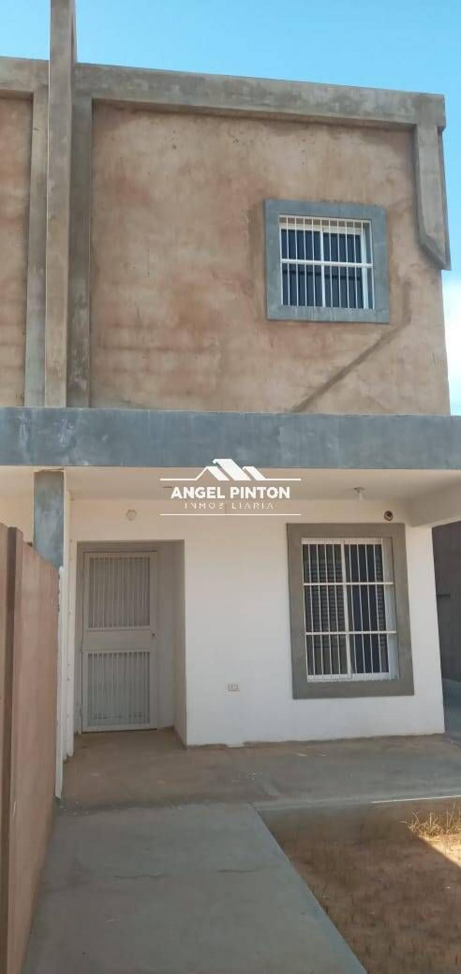 CASA EN VENTA EN ALTOS DEL PILAR MARACAIBO API 6581