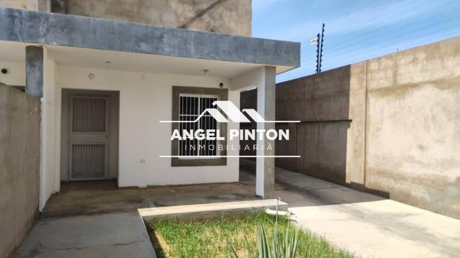 CASA EN VENTA EN ALTOS DEL PILAR MARACAIBO API 6581