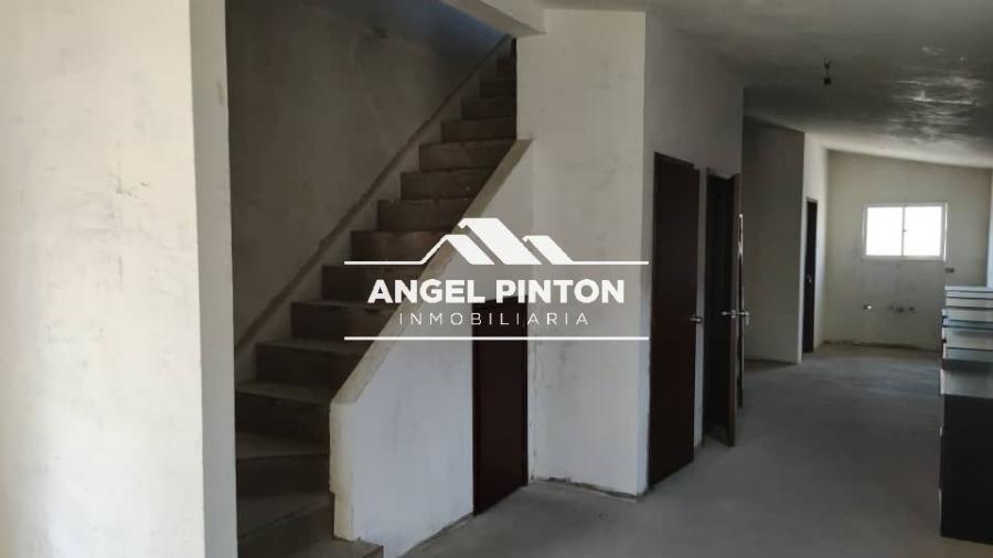 CASA EN VENTA EN ALTOS DEL PILAR MARACAIBO API 6581