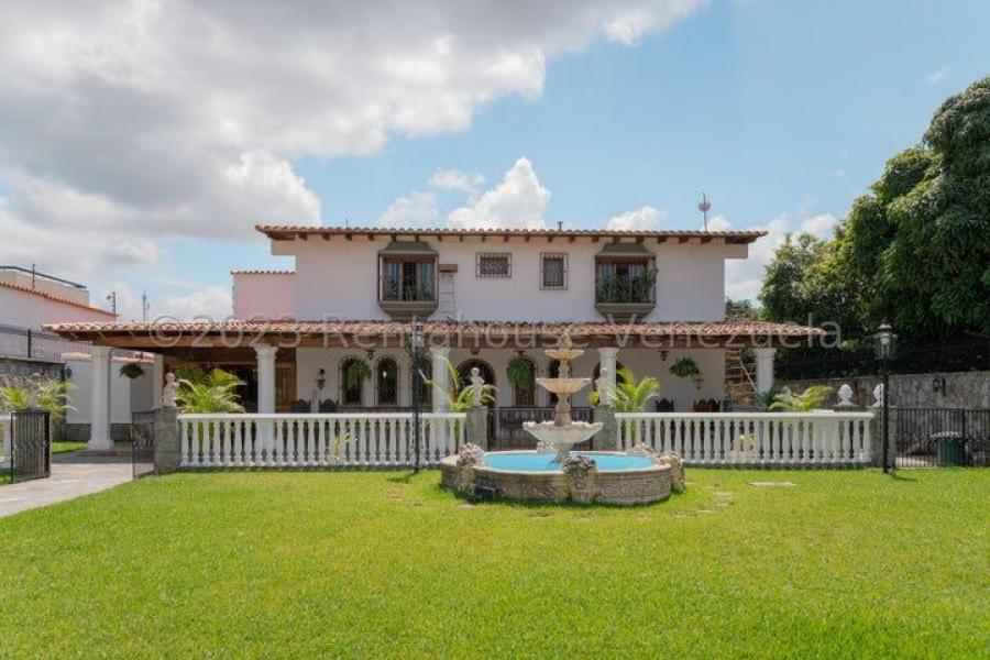 CASA EN VENTA EN CUMBRES DE CURUMO