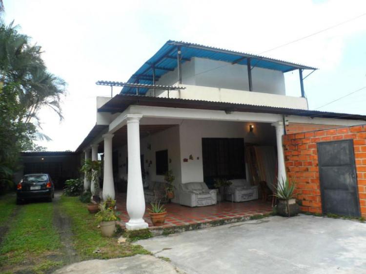 Casa en Venta en El Limón, Maracay. Codigo Flex 13-8388