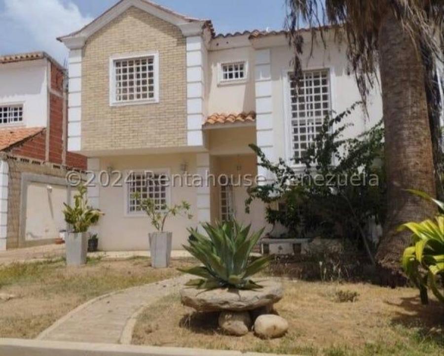 Foto Casa en Venta en Coro, Falcn - U$D 180.000 - CAV232072 - BienesOnLine