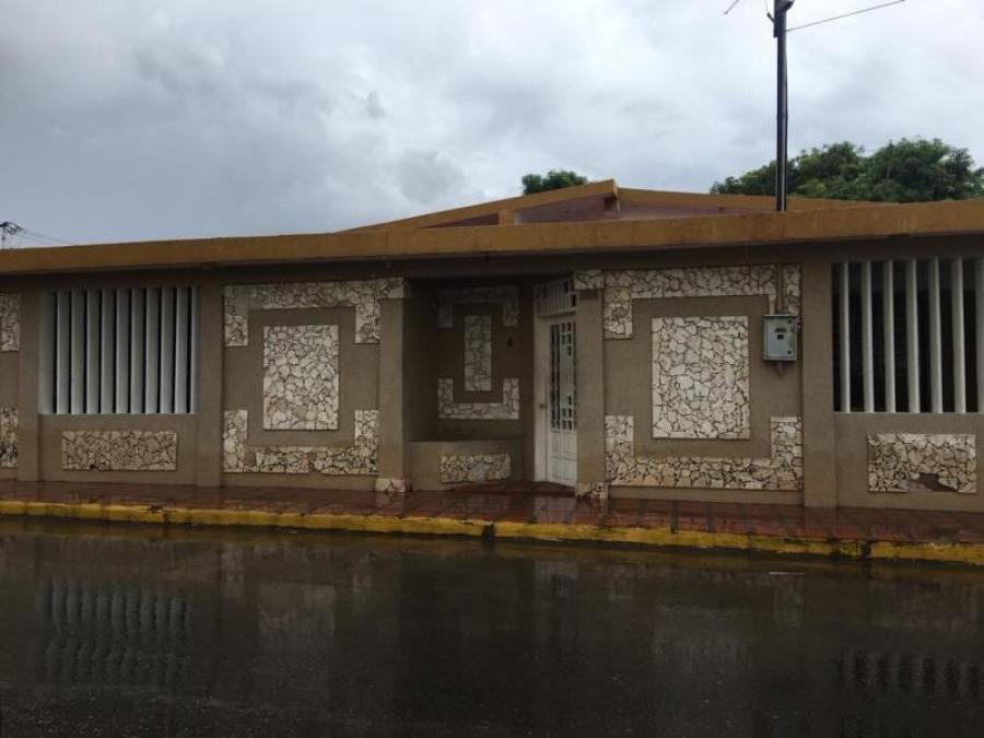 Foto Casa en Venta en Maracaibo, Zulia - U$D 26.000 - CAV143590 - BienesOnLine