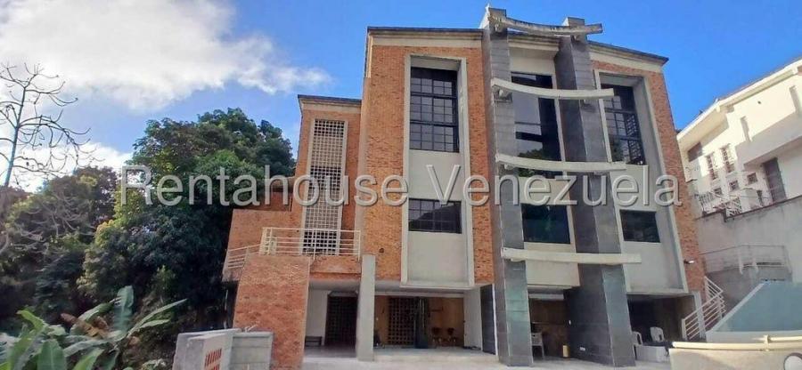 CASA EN VENTA EN PRADOS DEL ESTE. CALLE CERRADA CON VIGILANCIA