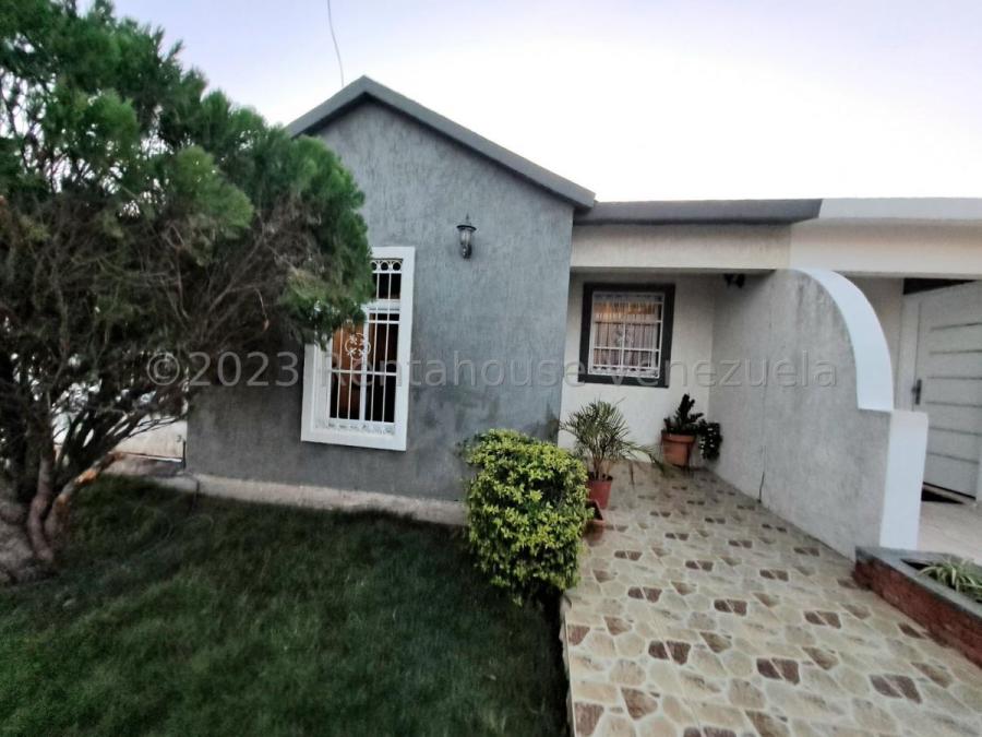 Casa en Venta en Sector Los Perozos, Falcon MLS #24-11846 GR