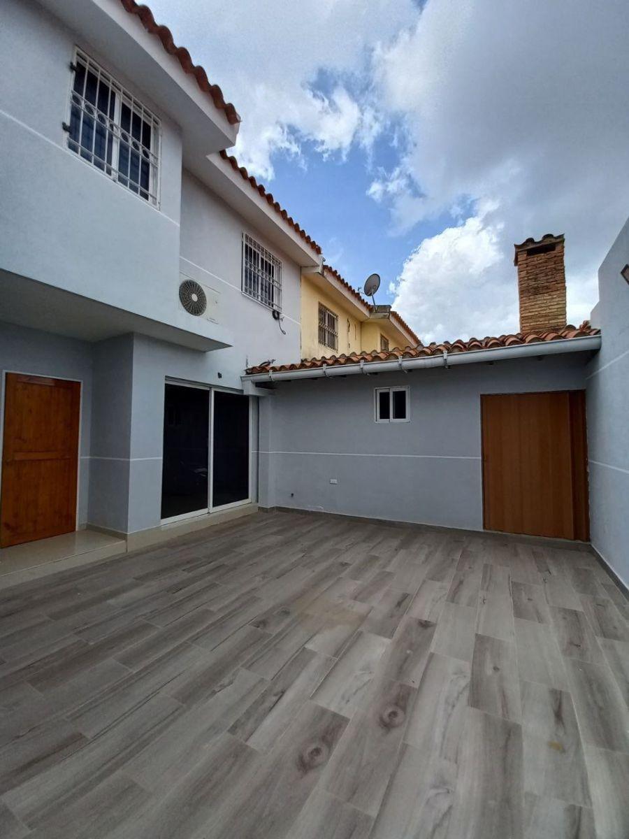 CASA EN VENTA EN URB VILLAS EL MORRO, BARQUISIMETO, LARA