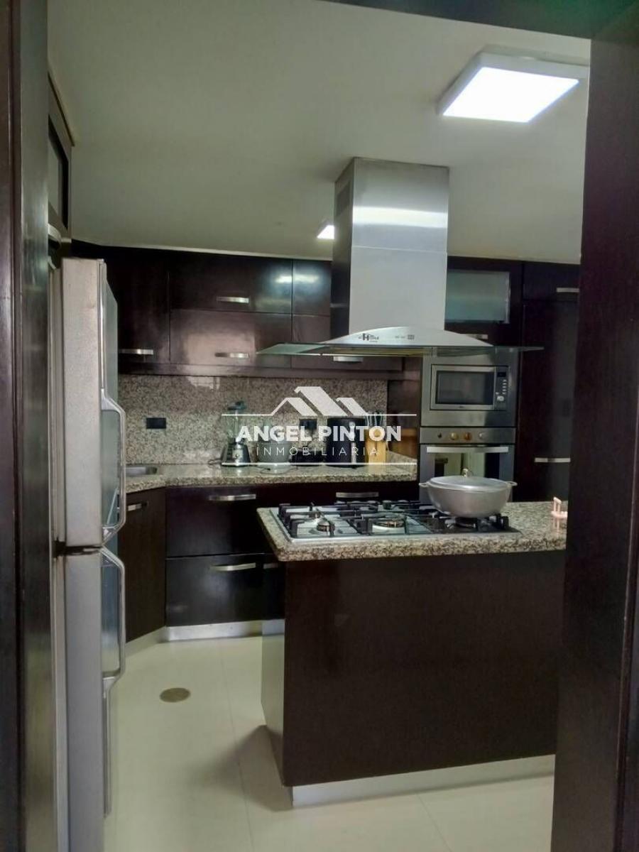 Foto Casa en Venta en Las Lomas, Maracaibo, Zulia - U$D 25.000 - CAV231400 - BienesOnLine