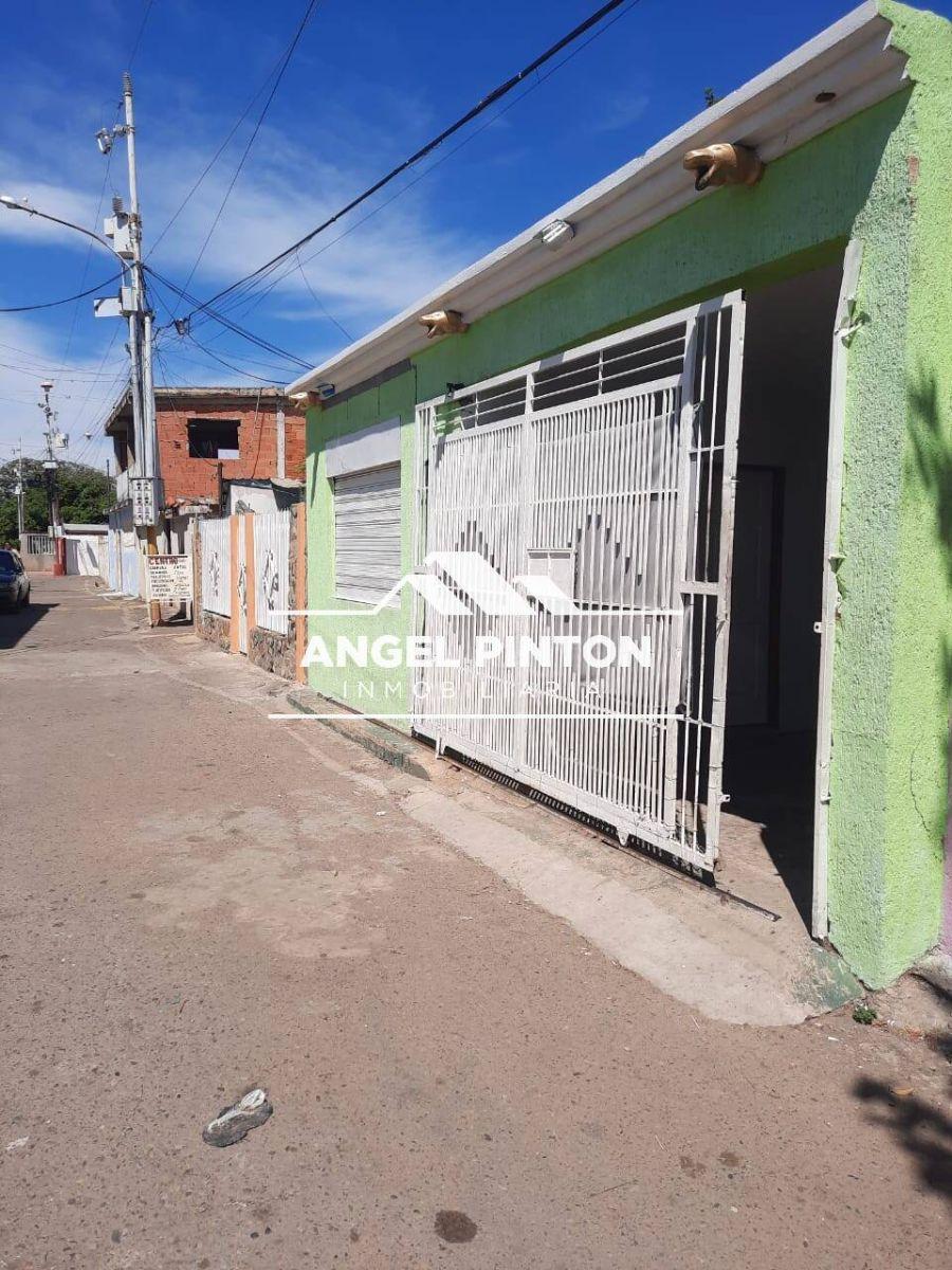 CASA EN VENTA EN ZIRUMA, MARACAIBO API 702828 