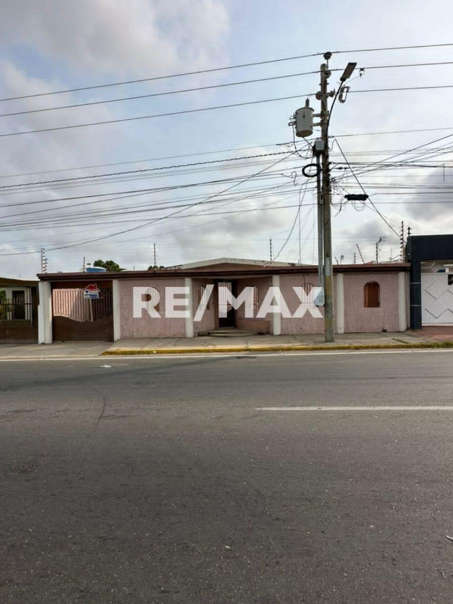 Casa en Venta Las Lomas Remax Millenium