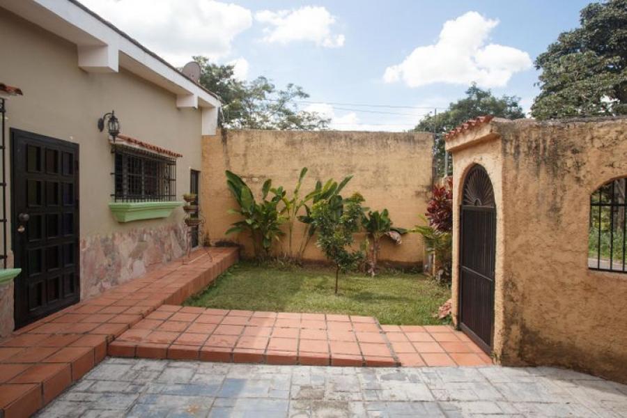 Foto Casa en Venta en San Jose, Urb Colinas de Guataparo, Carabobo - U$D 120.000 - CAV137559 - BienesOnLine