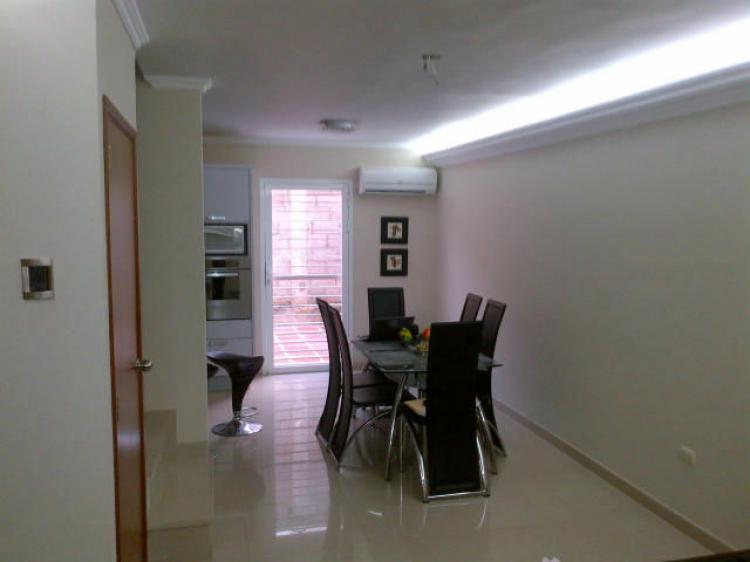 Foto Casa en Venta en Avenida Goajira, Maracaibo, Zulia - BsF 3.200.000 - CAV50158 - BienesOnLine