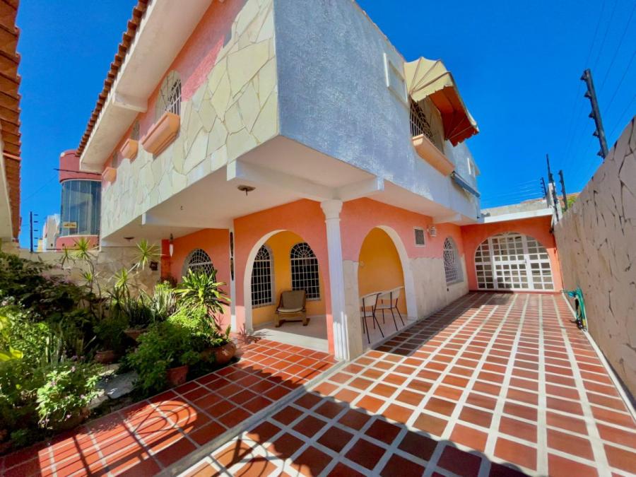 CASA QTA EN VENTA URB EL INGENIO 