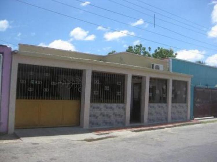 Casa Venta Barrio Bolivar Avenida Porlamar Punto Fijo-Falcón 13-4100