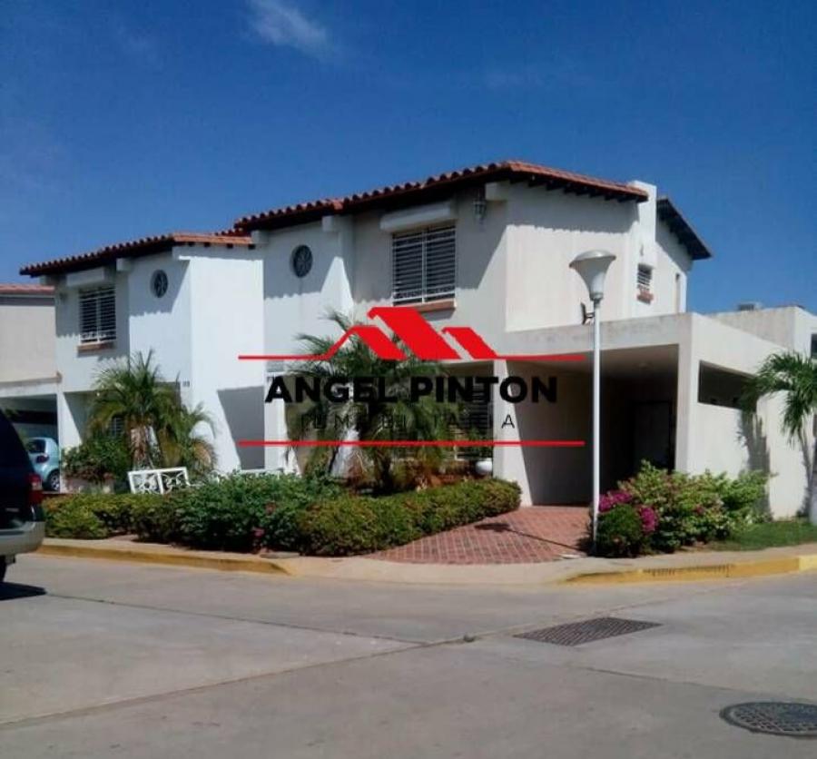 Foto Casa en Venta en Milagro Norte, Maracaibo, Zulia - U$D 65.000 - CAV172755 - BienesOnLine