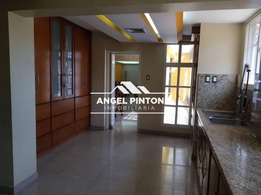 Foto Casa en Venta en Maracaibo, Zulia - U$D 100.000 - CAV242557 - BienesOnLine