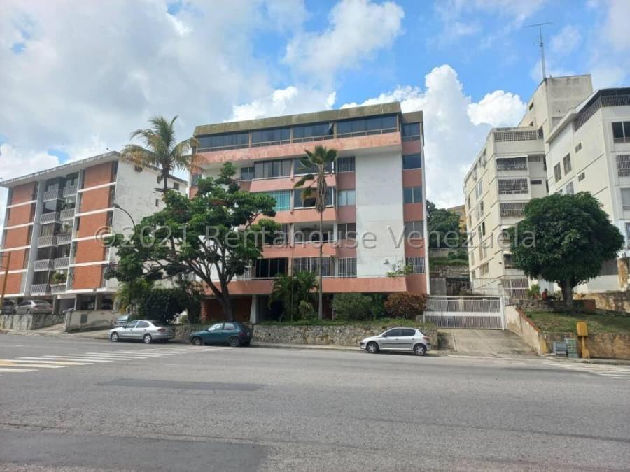 Cómodo Apartamento en Venta Cumbres de Curumo Caracas. Zona Muy Segura 22-6062