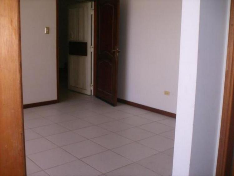 Foto Apartamento en Venta en Valle Frio, Maracaibo, Zulia - BsF 2.500.000 - APV48287 - BienesOnLine