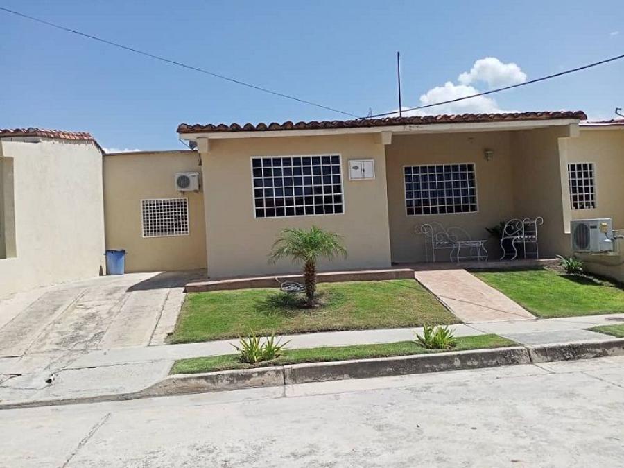 Foto Casa en Venta en Urb El Refugio, San Joaquín, Carabobo - U$D 19.800 - CAV240504 - BienesOnLine