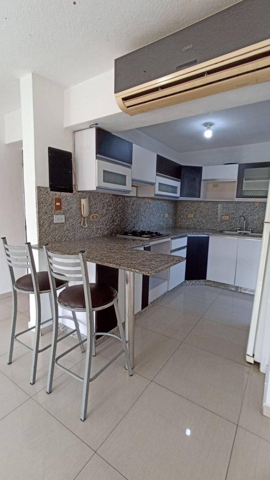 Foto Apartamento en Venta en Urb. Las Chimeneas, Valencia, Urb. Las Chimeneas, Valencia, Carabobo - U$D 23.000 - DEV237533 - BienesOnLine