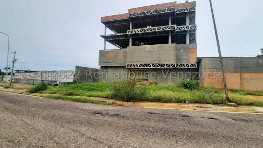 Edificio comercial en venta en Zona Oeste