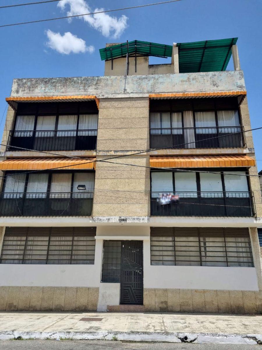 Foto Edificio en Venta en A una cuadra de la Av. Cedeo, Valencia, Carabobo - U$D 80.000 - EDV234237 - BienesOnLine