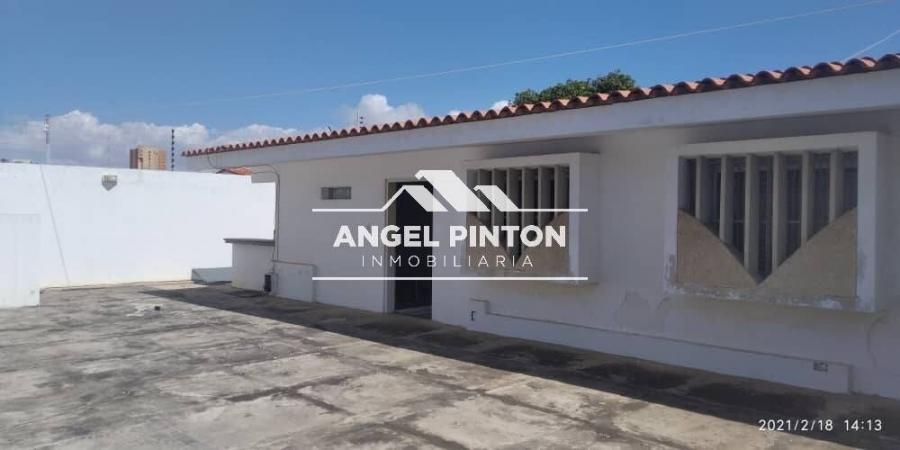 EDIFICO COMERCIAL EN VENTA EN JUANA DE AVILA MARACAIBO API 1489