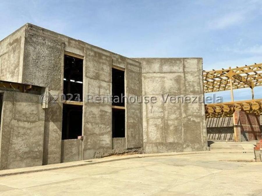 En Gris Local Comercial en Venta en Puerta Maraven, Falcon MLS #24-21812 GR