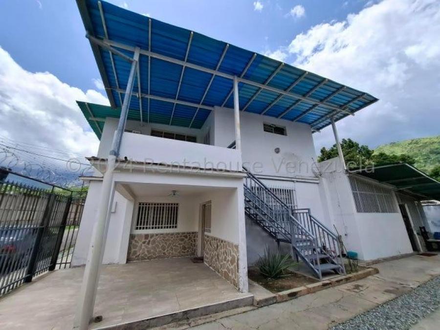 En Venta 2 Casas En 1 En Sector Las Mayas El Limón 24-27522 Mfc