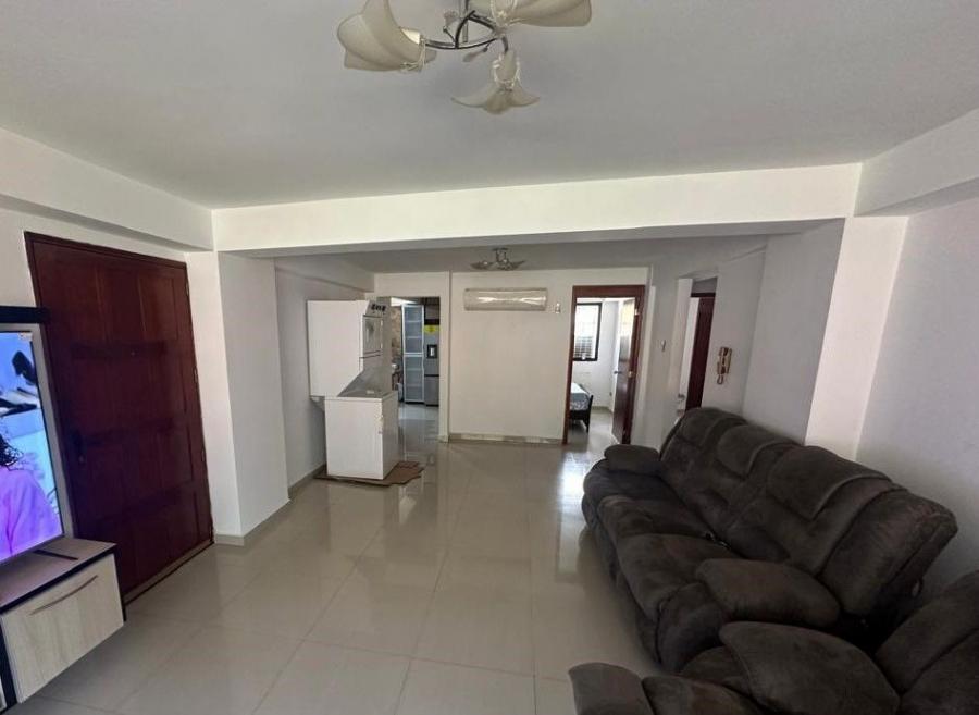 En venta apartamento en el C.R Mochima, Colinas del Neveria, Bna.