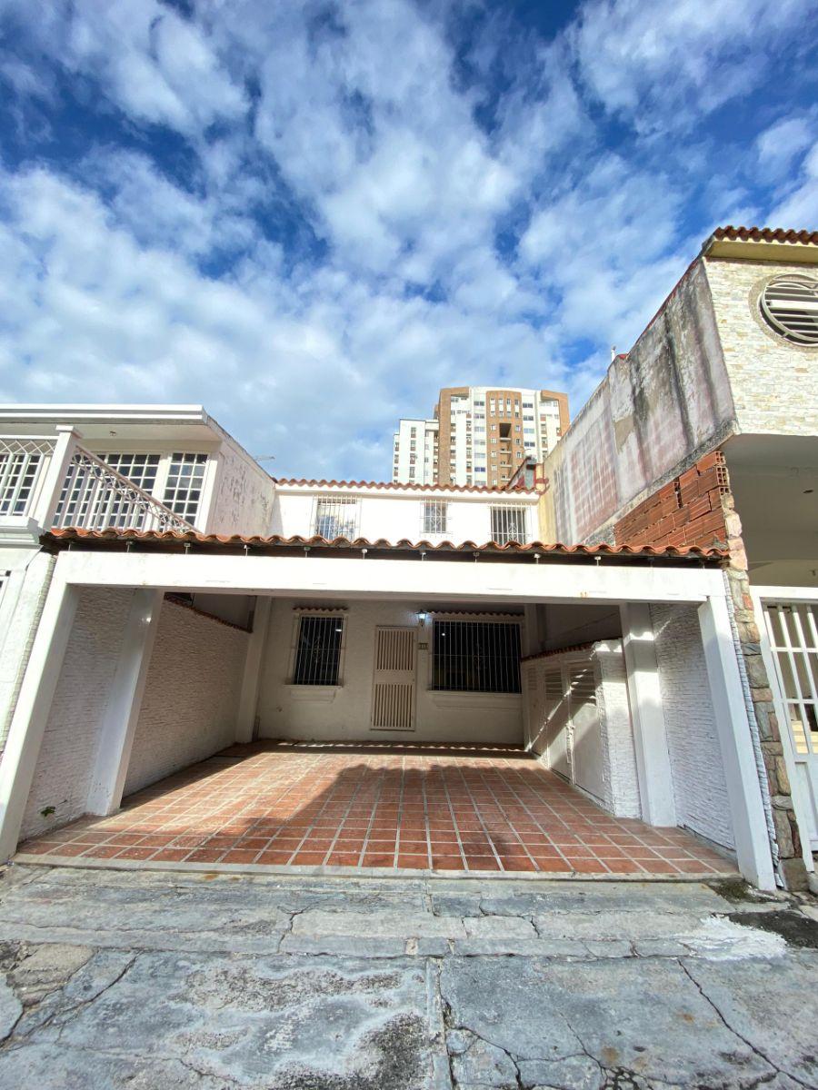 EN VENTA APARTOQUINTA URB. LOS MANGOS VALENCIA.  LUISA MEZONES VENDE