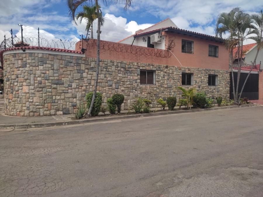 En Venta Casa Quinta de 2 Niveles en Urb. Quintas del Norte, Naguanagua. LUISA MEZONES VENDE