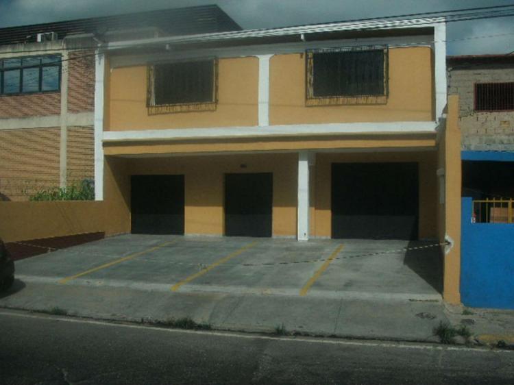 En Venta Espectacular Casa Remodelada para Deposito o oficina 