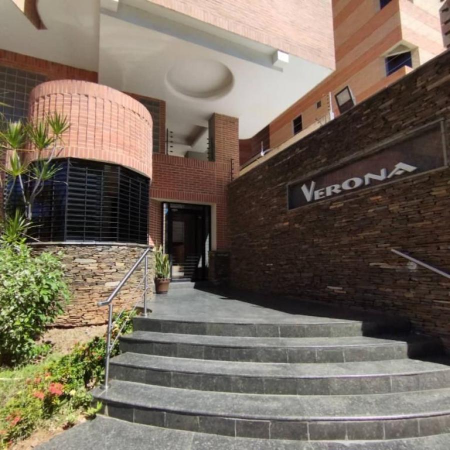 En venta Hermoso y moderno apartamento totalmente amoblado en La Trigaleña alta, Resd. Verona