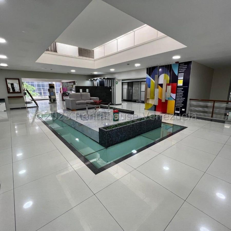 Foto Local en Venta en El Bosque, Caracas, Distrito Federal - U$D 4.000.000 - LOV197876 - BienesOnLine