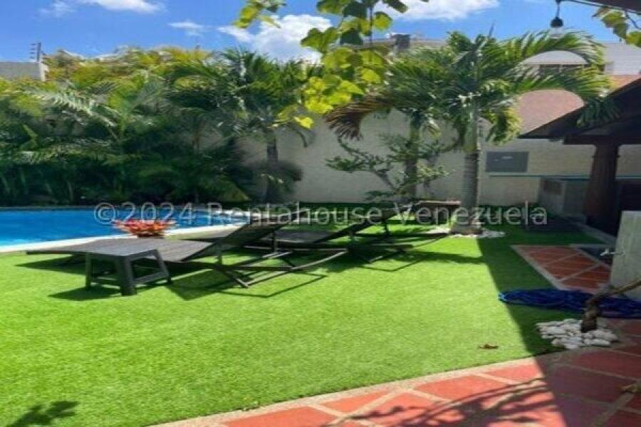 Foto Casa en Venta en LOS NARANJOS DEL CAFETAL, Caracas, Distrito Federal - U$D 680.000 - CAV247771 - BienesOnLine