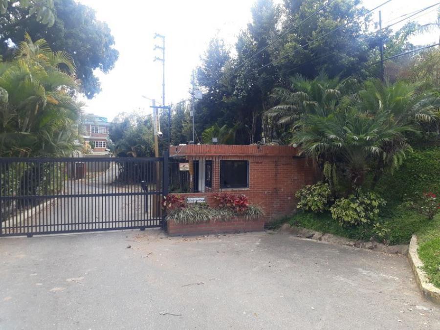 Extraordinario Terreno con Bienhechurías para Terminar 2 Casas en Venta Alto Hatillo