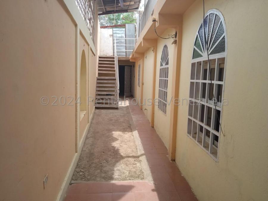 GR MLS #25-7897 Local con Galpon Comercial en Venta en Centro, Falcon  