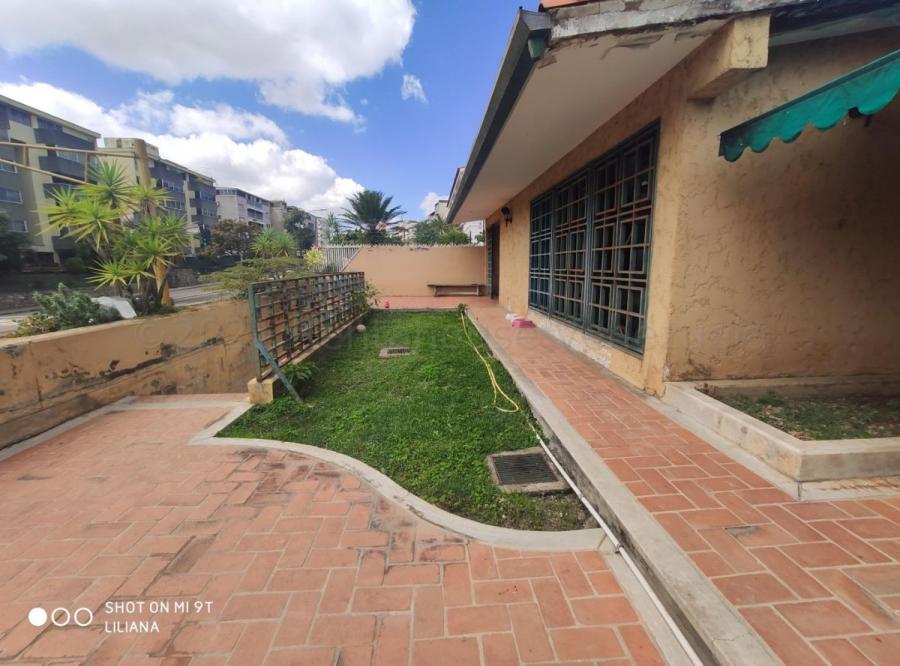 VENTA CASA EN CUMBRES DE CURUMO .  YMANOL ELIZALDE