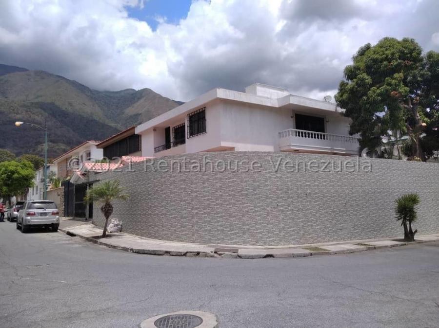 Hermosa Casa Remodelada En Venta EL Marqués Caracas 21-11872